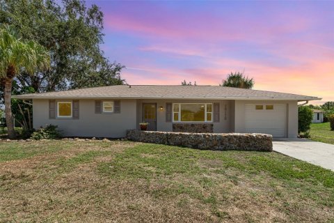 Casa en venta en Port Charlotte, Florida, 3 dormitorios, 155.24 m2 № 1775383 - foto 1