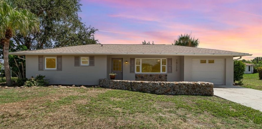 Casa en Port Charlotte, Florida 3 dormitorios, 155.24 m2 № 1775383