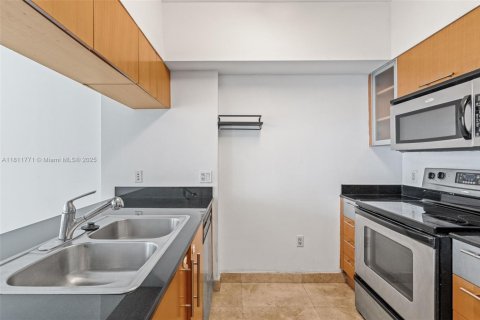 Condominio en venta en Miami, Florida, 1 dormitorio, 76.64 m2 № 1762761 - foto 12