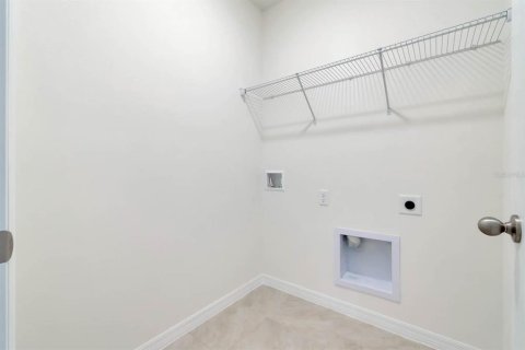 Casa en venta en Mount Dora, Florida, 4 dormitorios, 149.11 m2 № 1917553 - foto 9