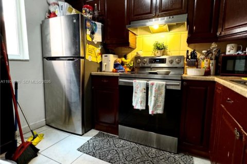 Condominio en Miami, Florida, 2 dormitorios  № 2152683