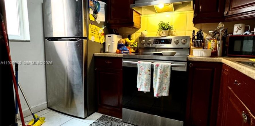 Condominio en Miami, Florida, 2 dormitorios  № 2152683