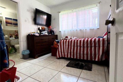 Condominio en alquiler en Miami, Florida, 2 dormitorios, 74.32 m2 № 2152683 - foto 7