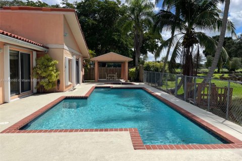 Купить виллу или дом в Майами, Флорида 4 спальни, 191.75м2, № 1955627 - фото 29