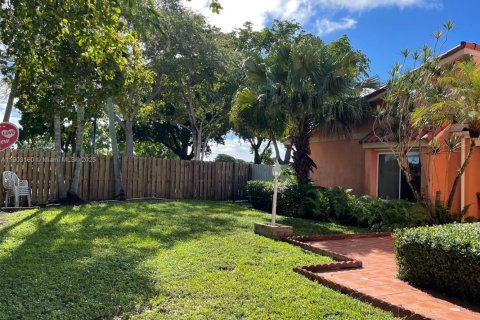 Купить виллу или дом в Майами, Флорида 4 спальни, 191.75м2, № 1955627 - фото 25