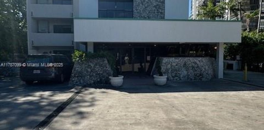 Condo in Miami, Florida, 2 bedrooms № 1701993