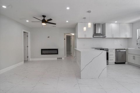 Casa en venta en Saint Petersburg, Florida, 3 dormitorios, 99.96 m2 № 1654332 - foto 9