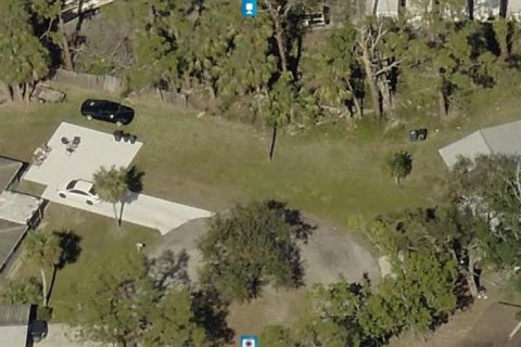Land in North Fort Myers, Florida № 2161946 - photo 4