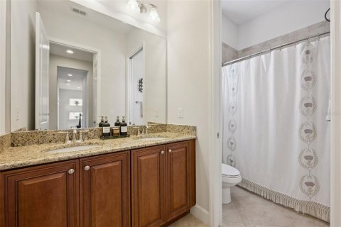 House in Orlando, Florida 4 bedrooms, 277.22 sq.m. № 2152420 - photo 20
