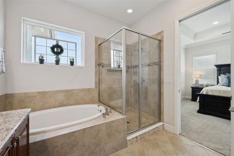 House in Orlando, Florida 4 bedrooms, 277.22 sq.m. № 2152420 - photo 15