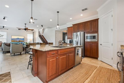 House in Orlando, Florida 4 bedrooms, 277.22 sq.m. № 2152420 - photo 8