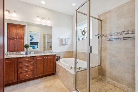 House in Orlando, Florida 4 bedrooms, 277.22 sq.m. № 2152420 - photo 16