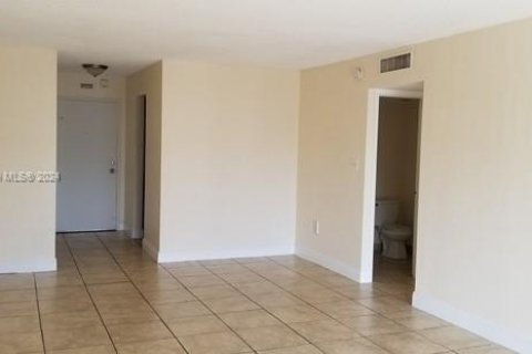 Copropriété à vendre à North Miami, Floride: 1 chambre, 66.33 m2 № 1372645 - photo 18