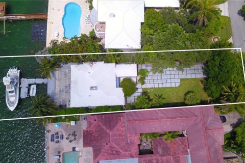 Villa ou maison à vendre à Miami Beach, Floride: 4 chambres, 407.38 m2 № 1842683 - photo 2