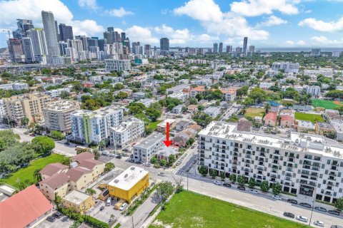 Commercial property in Miami, Florida № 2009261 - photo 2