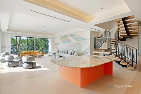 House in Miami, Florida 7 bedrooms, 458.1 sq.m. № 1445575 - photo 16