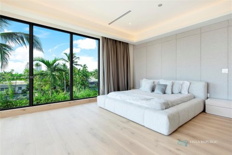 House in Miami, Florida 7 bedrooms, 458.1 sq.m. № 1445575 - photo 26
