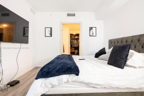 Condo in Miami, Florida, 1 bedroom  № 1945706 - photo 14