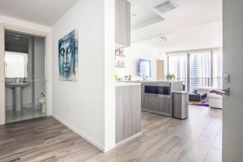 Condo in Miami, Florida, 1 bedroom  № 1945706 - photo 7