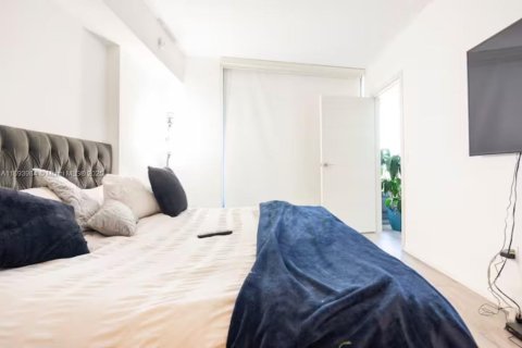 Condo in Miami, Florida, 1 bedroom  № 1945706 - photo 13