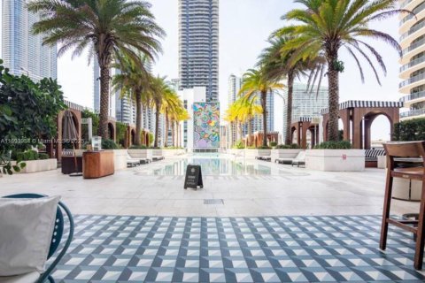 Condo in Miami, Florida, 1 bedroom  № 1945706 - photo 16