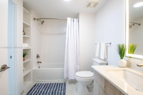 Apartment in Miami, Florida 2 bedrooms, 92.07 sq.m. № 2395500 - photo 13