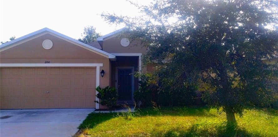 House in Winter Haven, Florida 3 bedrooms, 117.52 sq.m. № 2239077