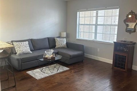 Condo in Tampa, Florida, 1 bedroom  № 2096987 - photo 3