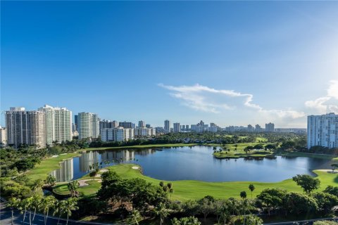 Condo in Aventura, Florida, 2 bedrooms № 2247525 - photo 24