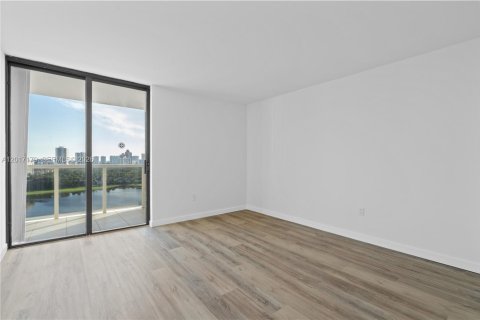 Condo in Aventura, Florida, 2 bedrooms № 2247525 - photo 26