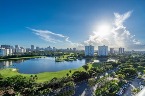 Condo in Aventura, Florida, 2 bedrooms № 2247525 - photo 27