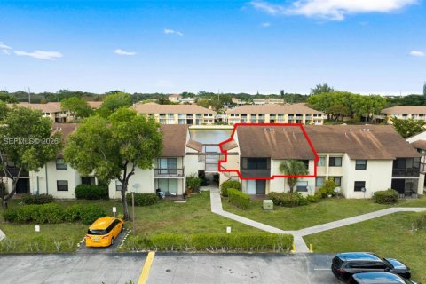 Купить кондоминиум в Майами-Гарденс, Флорида 2 спальни, 75.81м2, № 2005620 - фото 24