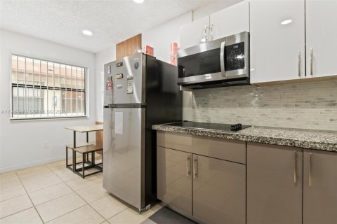 Купить кондоминиум в Майами-Гарденс, Флорида 2 спальни, 75.81м2, № 2005620 - фото 8