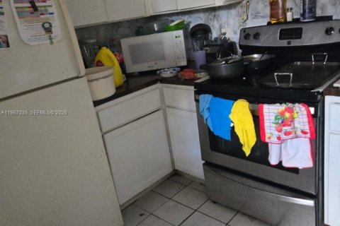 Commercial property in Pompano Beach, Florida 251.58 sq.m. № 2030791 - photo 6