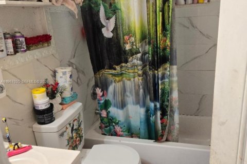 Commercial property in Pompano Beach, Florida 251.58 sq.m. № 2030791 - photo 4