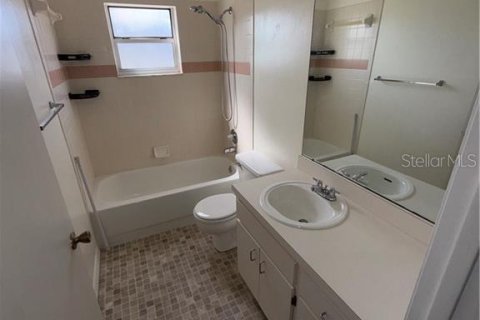 Condo in Crystal River, Florida, 2 bedrooms № 2143260 - photo 15