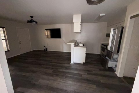 Condo in Crystal River, Florida, 2 bedrooms № 2143260 - photo 4