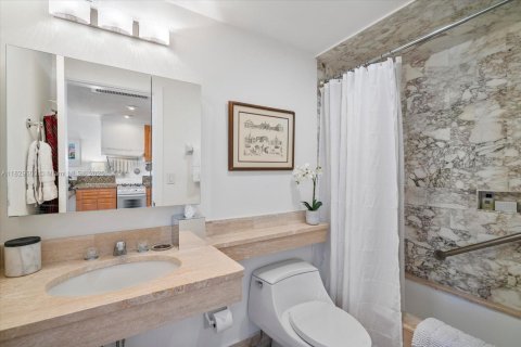 Condo in Coral Gables, Florida  № 1804544 - photo 11