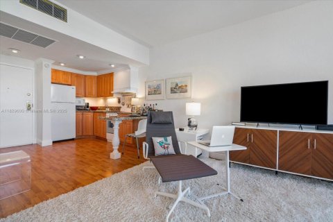 Condo in Coral Gables, Florida  № 1804544 - photo 3