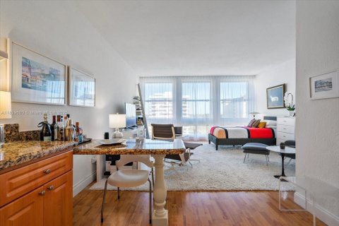 Condo in Coral Gables, Florida  № 1804544 - photo 7