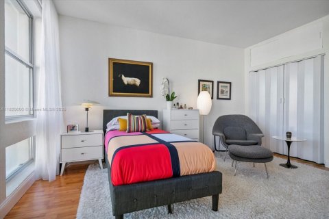 Condo in Coral Gables, Florida  № 1804544 - photo 6