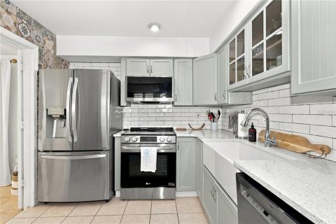 Villa ou maison à vendre à Palm Harbor, Floride: 3 chambres, 121.79 m2 № 2362626 - photo 28