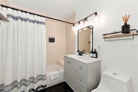 Villa ou maison à vendre à Palm Harbor, Floride: 3 chambres, 121.79 m2 № 2362626 - photo 13