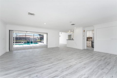 Villa ou maison à vendre à Port Charlotte, Floride: 3 chambres, 171.78 m2 № 1651165 - photo 6
