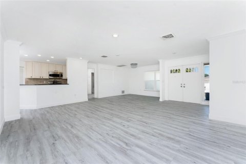 Villa ou maison à vendre à Port Charlotte, Floride: 3 chambres, 171.78 m2 № 1651165 - photo 5