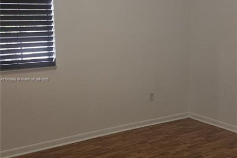 Снять в аренду кондоминиум в Хайалиа, Флорида 2 спальни, 102.19м2, № 1972972 - фото 6