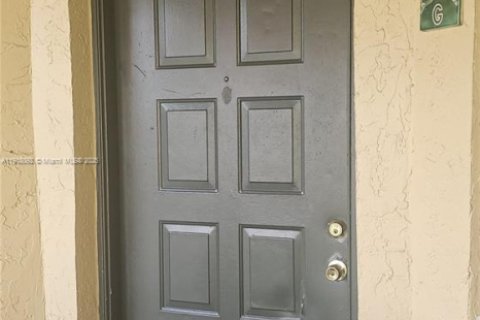 Снять в аренду кондоминиум в Хайалиа, Флорида 2 спальни, 102.19м2, № 1972972 - фото 2