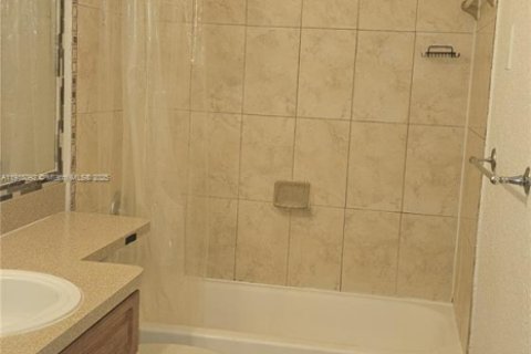 Снять в аренду кондоминиум в Хайалиа, Флорида 2 спальни, 102.19м2, № 1972972 - фото 10