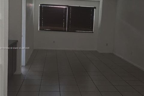 Снять в аренду кондоминиум в Хайалиа, Флорида 2 спальни, 102.19м2, № 1972972 - фото 8