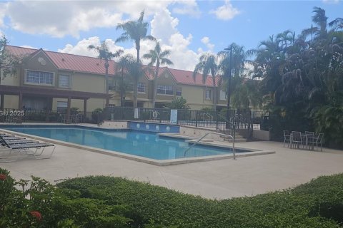 Снять в аренду кондоминиум в Хайалиа, Флорида 2 спальни, 102.19м2, № 1972972 - фото 12